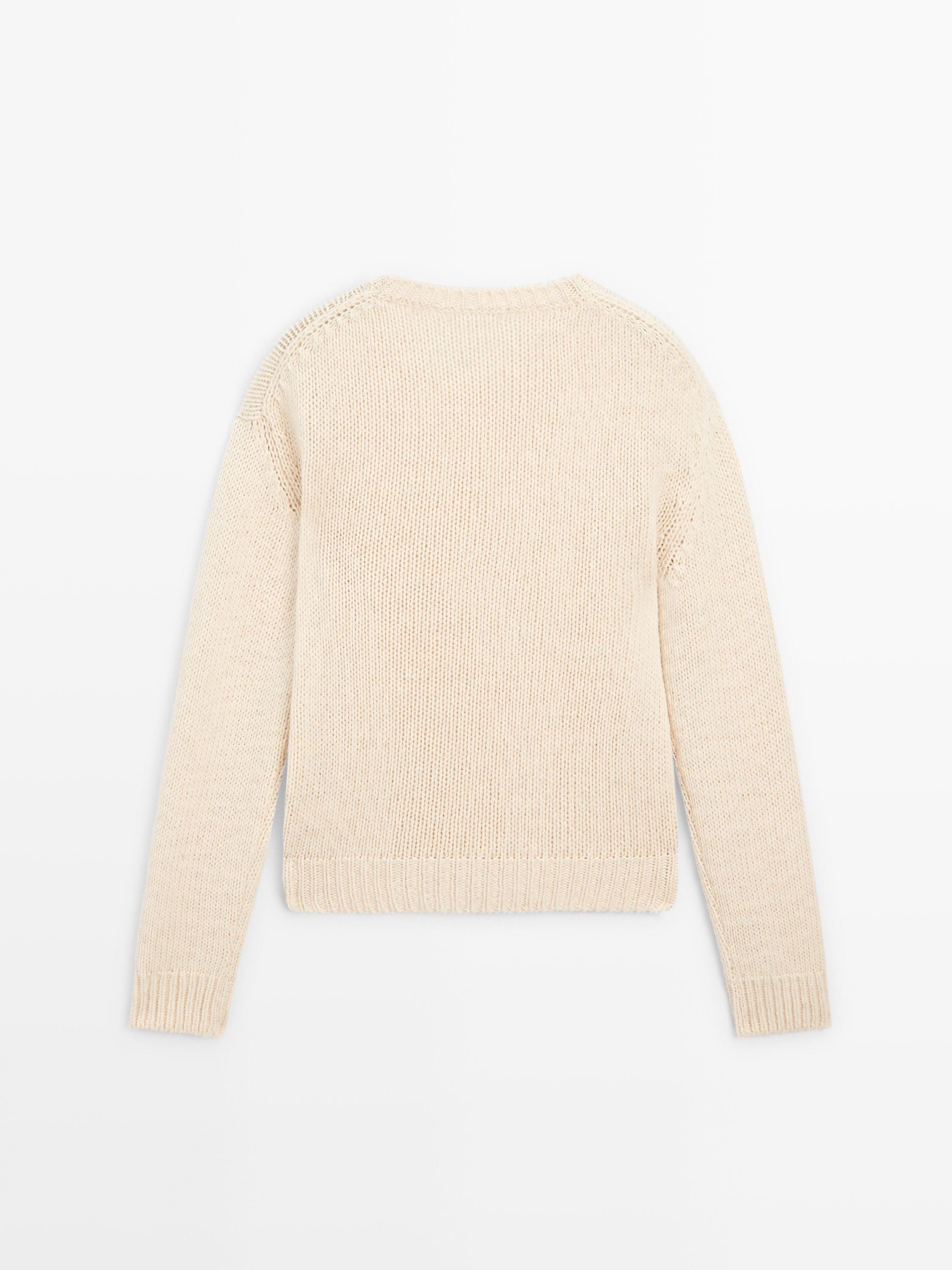 100% wool V-neck knit sweater